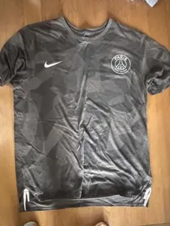 Nike パリ・サンジェルマン シャツ 迷彩柄
