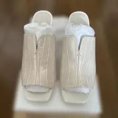 新品未使用品⭐︎イエッカベッカのVカットスクエアミュールサンダル
