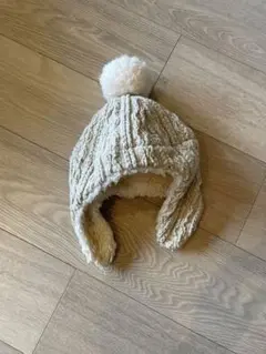 ハンドメイド　クリーム色 ポンポン付き ニット帽