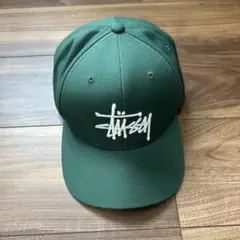 Stussy グリーン キャップ