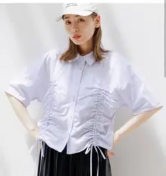 LAKOLE ドロストクロップドシャツ