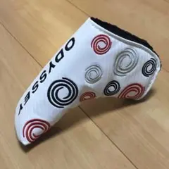 ★オデッセイ　ドットピン型パターカバー★ホワイト　開閉マグネット