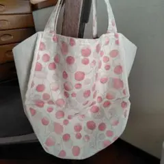 ☆トートバッグ　エコバッグ　さくらんぼ柄　さくらんぼ生地