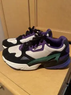 adidas オリジナルス/FALCON /FU6825/23.5cm