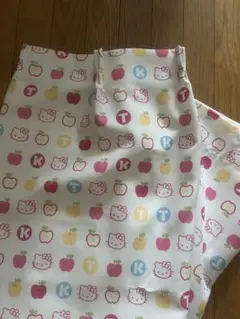 値下げ☆ハローキティ リンゴ柄カーテン 2枚セット