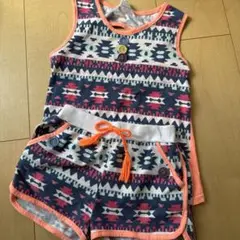 幾何学模様 ノースリーブ・タンクトップとショートパンツ 110cm