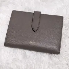 セリーヌ ミディアムストラップウォレット グレー 折り財布
