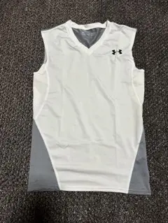 アンダーアーマー　Under Armour ノースリーブシャツ