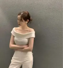 オフショルダーニットトップス