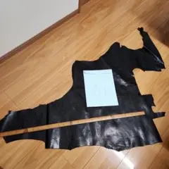 【B.1】牛革　黒タテマツ