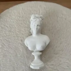 クラシック女性胸像 白い陶器 約15cm