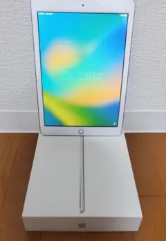 Apple iPad シルバー 本体 　32GB wifi+cellular