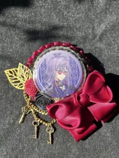 ロゼット　赤　黒　金　鍵　バラ