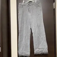 グレー ワイドパンツ
