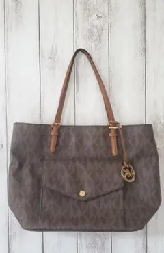 新品 未使用☆Michael Kors 大きなポケット付き トート バッグ