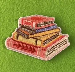 A1882 Love Books 刺繍ワッペン　アイロン
