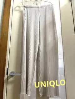 UNIQLO プリーツパンツ　Mサイズ