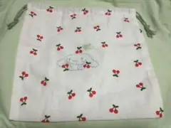 手刺繍　シナモロール巾着袋　さくらんぼ