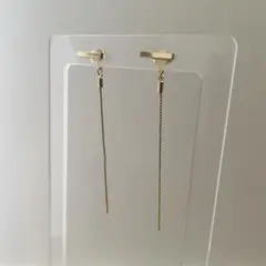 ゴールドスティックとチェーン樹脂ピアス・ピアス・イヤリング