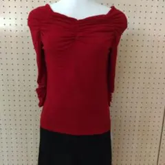赤シャーリングデザイントップス＊未使用