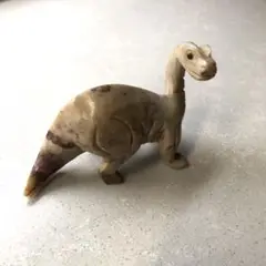 恐竜　置き物