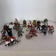 仮面ライダー フィギュア型キーホルダー 16個セット
