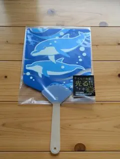 光るうちわ　【イルカ】
