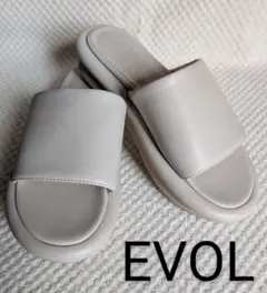 EVOL コンフォート／フラットサンダル