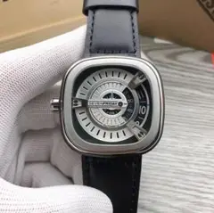 SEVENFRIDAY 自動巻き時計 シルバー/ブラック