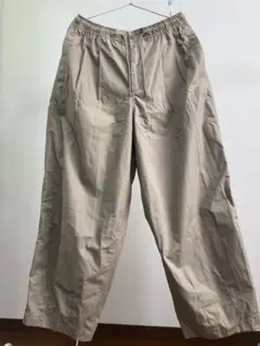 NIKEナイキ　メンズ　オーバーサイズ ベージュパンツ　Ｌ　新品　匿名配送