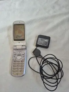 N506i 充電器付き