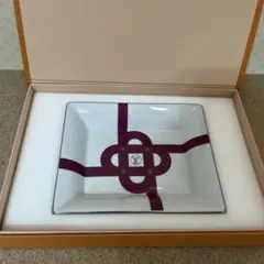 ✨️美品 希少 ルイヴィトン 灰皿 モノグラム シルバー 箱付き ✨️美品 希少 ルイヴィトン 灰皿 モノグラム シルバー 箱付き