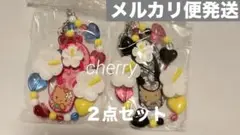 サンリオ　トコナツバケーション　ストラップ　ハローキティ　ピンク　黒　２点