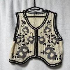 お値下げしました！3L アイボリー 花柄刺繍 ニットベスト