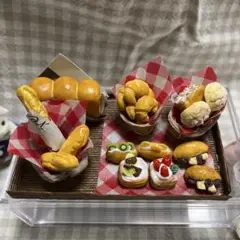☆1 ミニチュアパン いろいろ16個 粘土細工 シルバニア リカちゃん ままごと