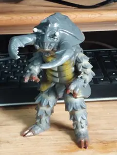 ウルトラマン怪獣 アントラー フィギュア 身長15センチ