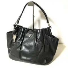 ★極美品★プラダ ワンショルダー ハンドバッグ ナッパレザー ブラック チャーム