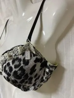 [新品]ヒョウ柄ブラジャー ブラック・ホワイト