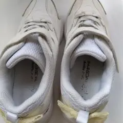 スニーカー