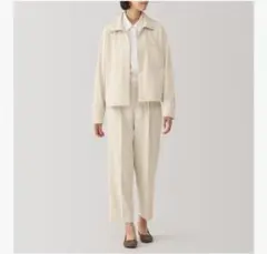 無印良品 アイボリー 撥水 スラックス