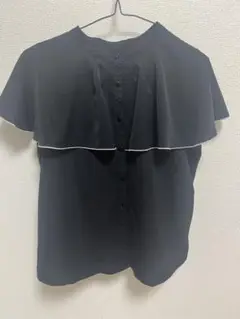 【ワンコイン】黒 フリル付き 半袖シャツ