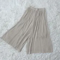 【c5040】UNIQLO シフォンプリーツスカートパンツ　ベージュ