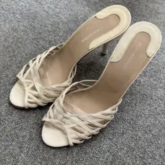 BCBGMAXAZRIA ホワイトレザーサンダル 37