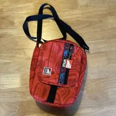 INUK ショルダーバッグ　レッド