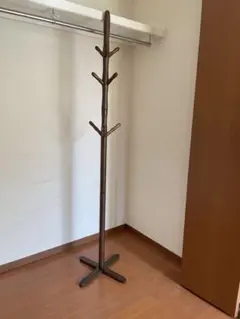 木製コートハンガー