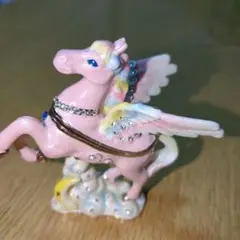 ピンクのユニコーン置物