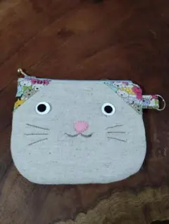 ねこちゃんポーチ　ハンドメイド