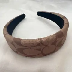 【保管袋付き】COACH カチューシャ　ヘアアクセサリー　シクネイチャー 保管袋付き】COACH カチューシャ ヘアアクセサリー シクネイチャー