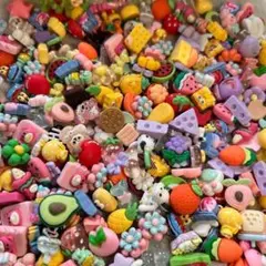 デコパーツ　ビーズ　プラパーツ　デコレーション　キャラクター　新品