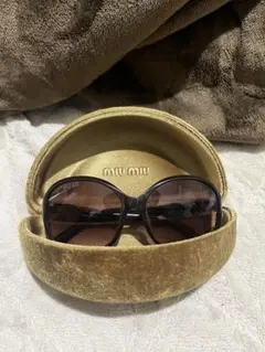 【国内正規品】miumiu サングラス　ケース付き